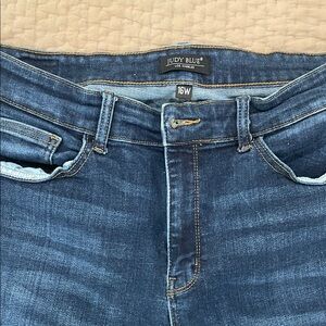 Judy Blue Mid/ Dark Wash High-Rise Jeans - Blue